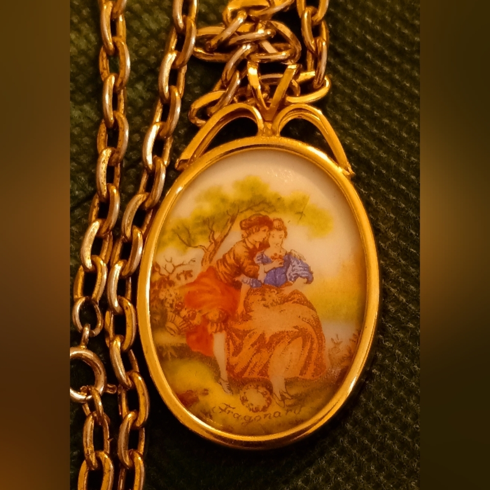 Fargonard Porcelain Cameo Necklace Courting Couple